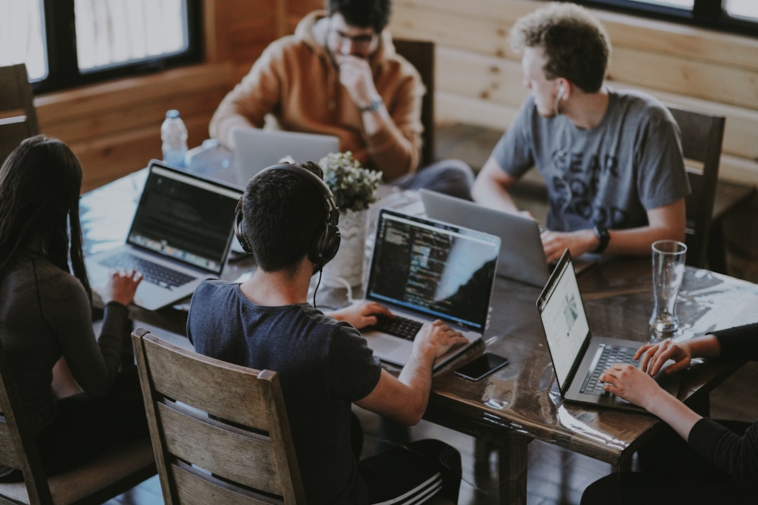 Choosing the Right Software Development Partner for Your Business
